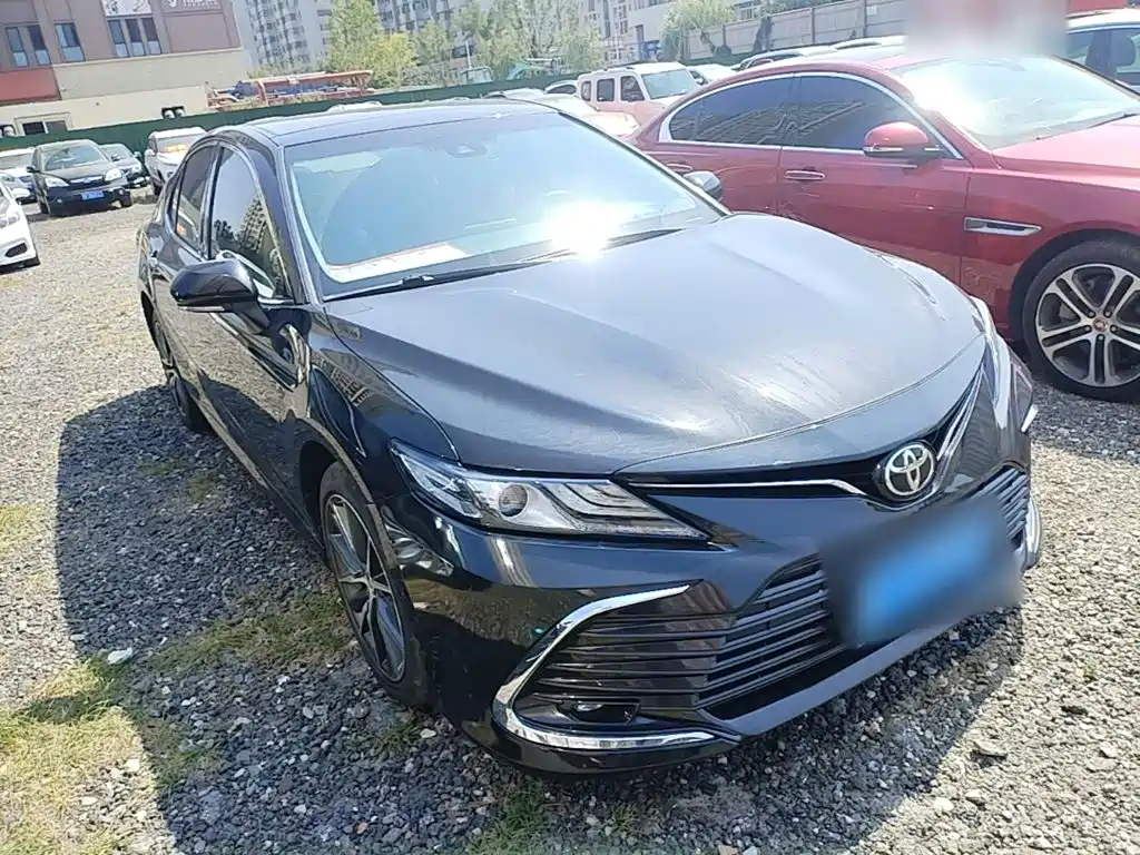 Toyota Camry — фото 4