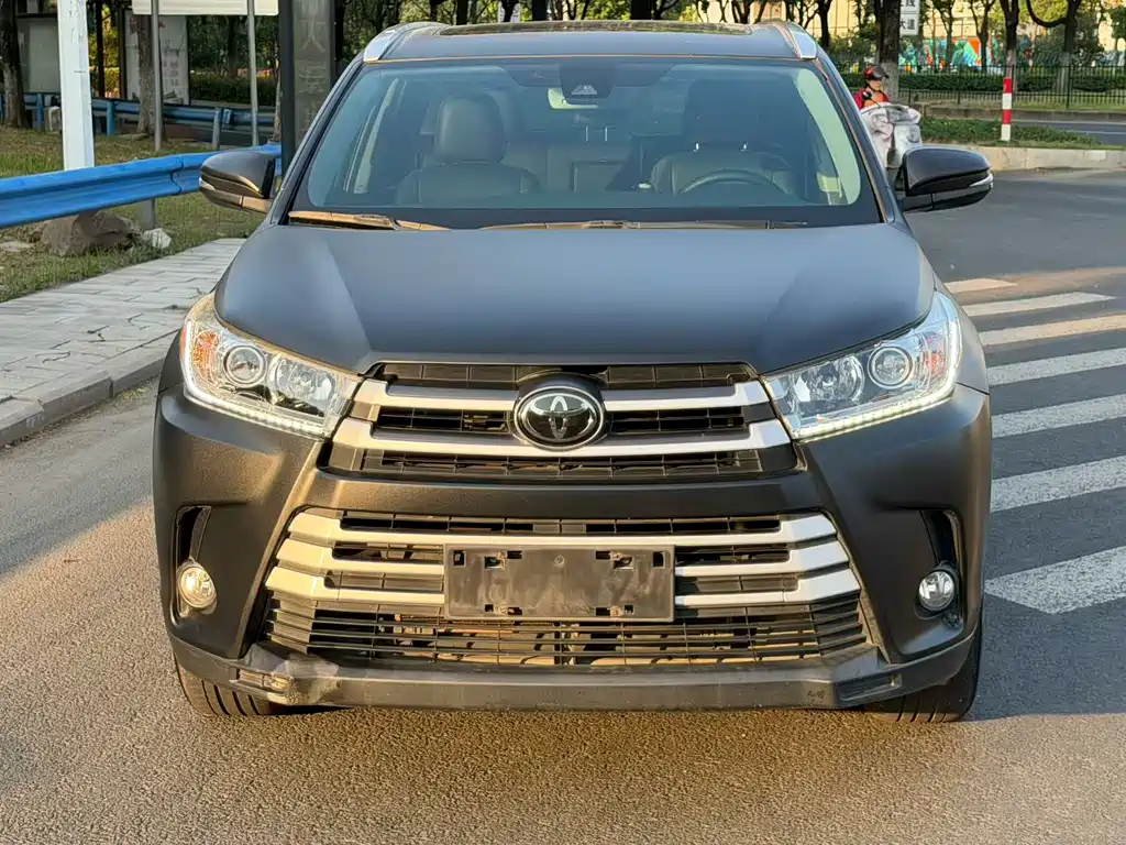 Toyota Highlander — фото 2