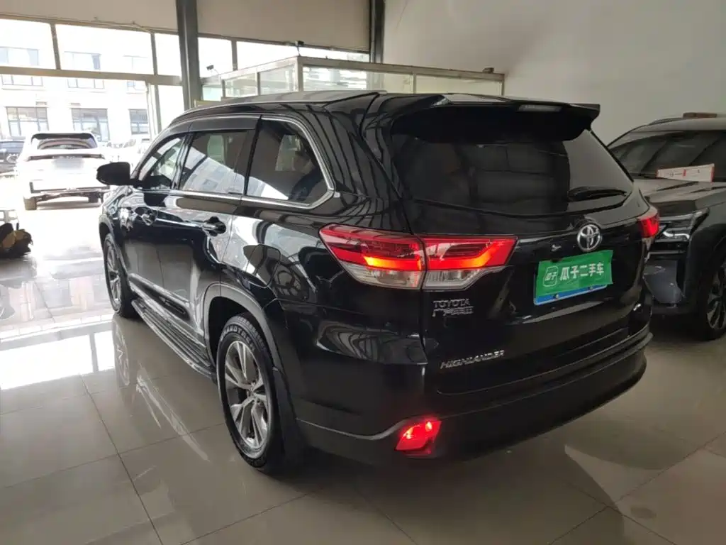 Toyota Highlander — фото 5