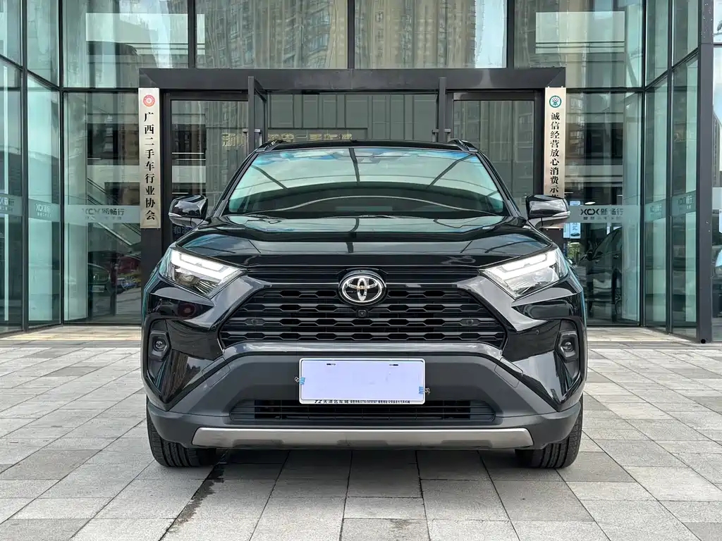 Toyota RAV4 — фото 3