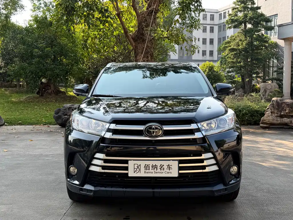 Toyota Highlander — фото 2