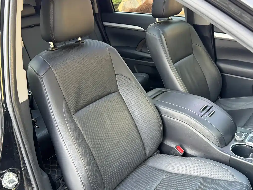 Toyota Highlander — фото 20