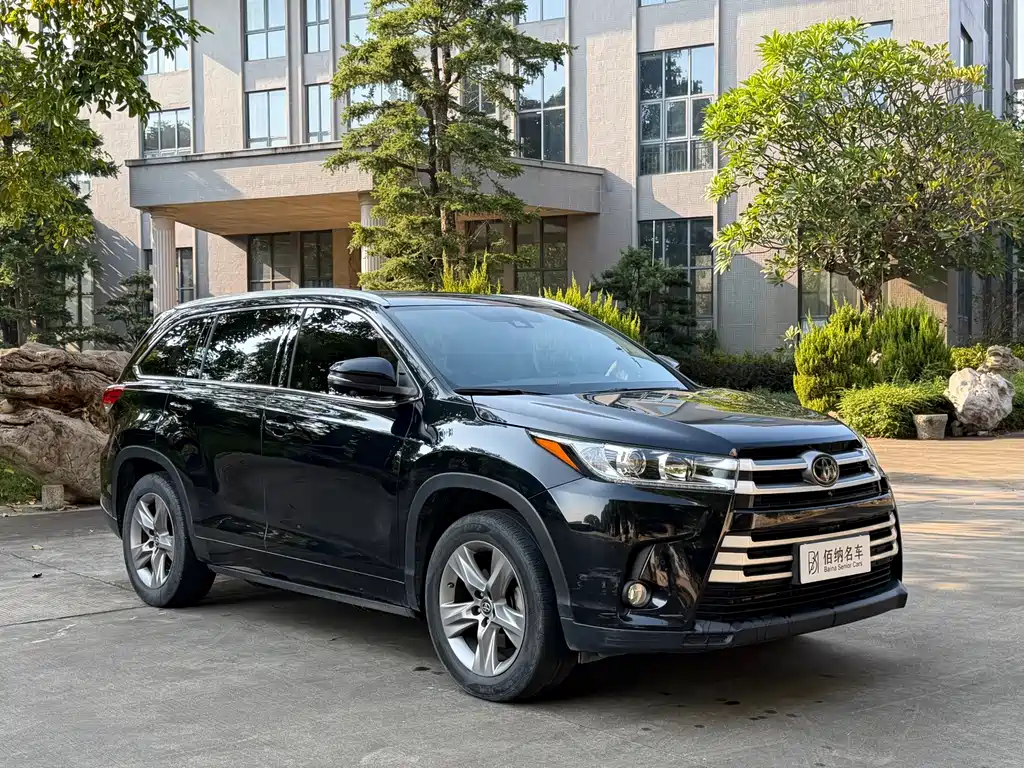 Toyota Highlander — фото 3