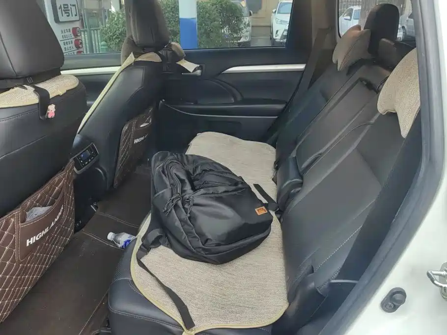 Toyota Highlander — фото 11