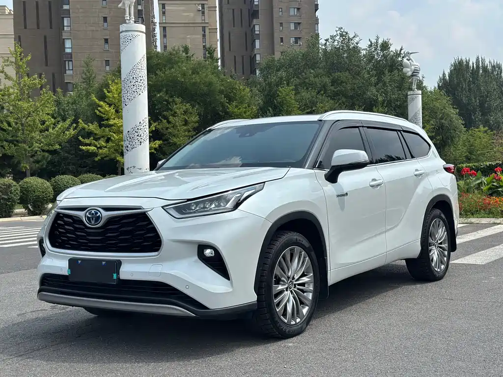 Toyota Highlander — фото 2