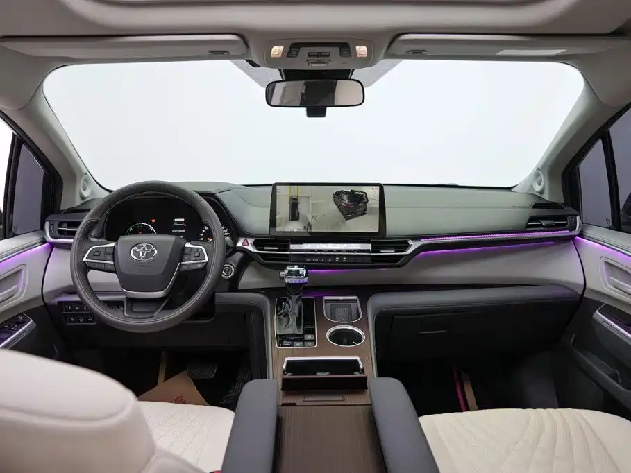 Toyota Granvia — фото 9
