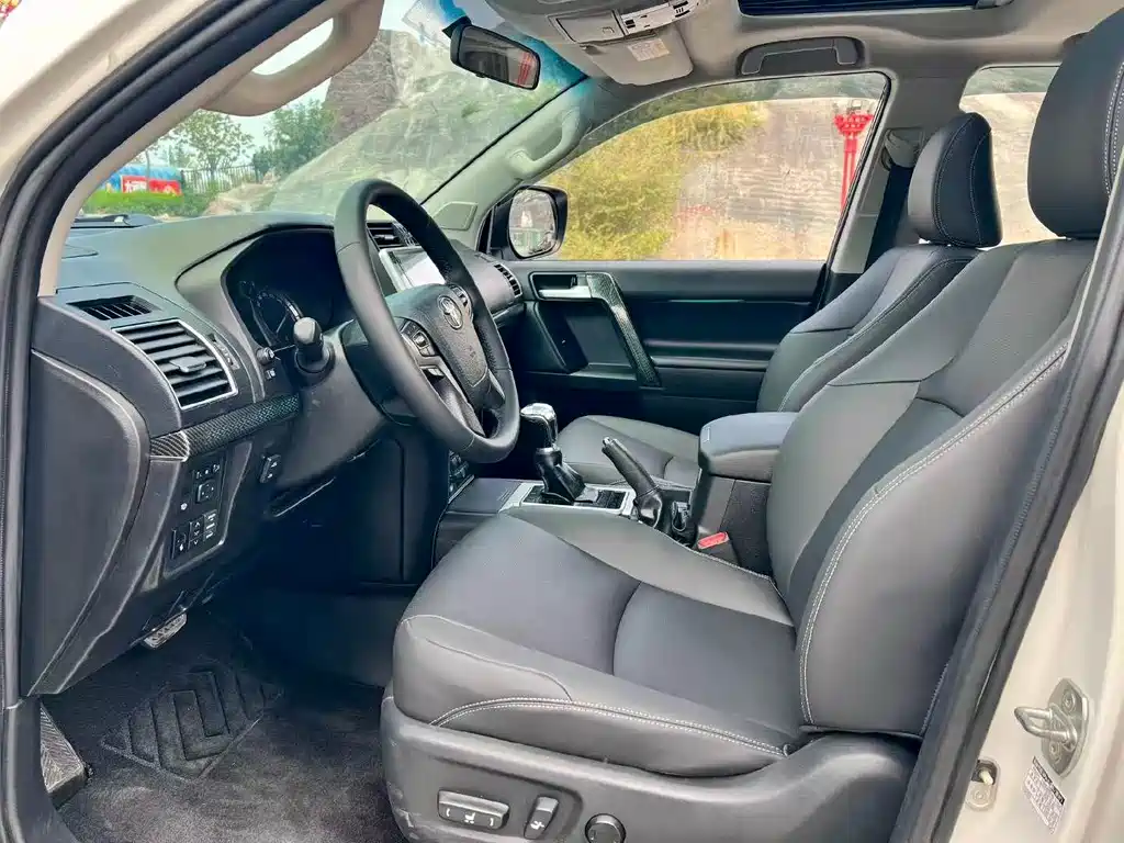 Toyota Prado — фото 4