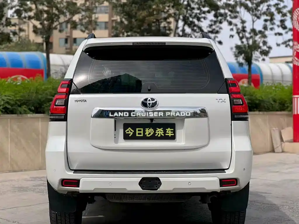 Toyota Prado — фото 8