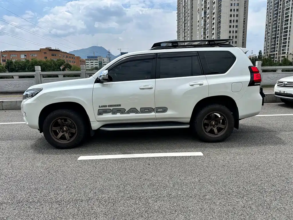 Toyota Prado — фото 3