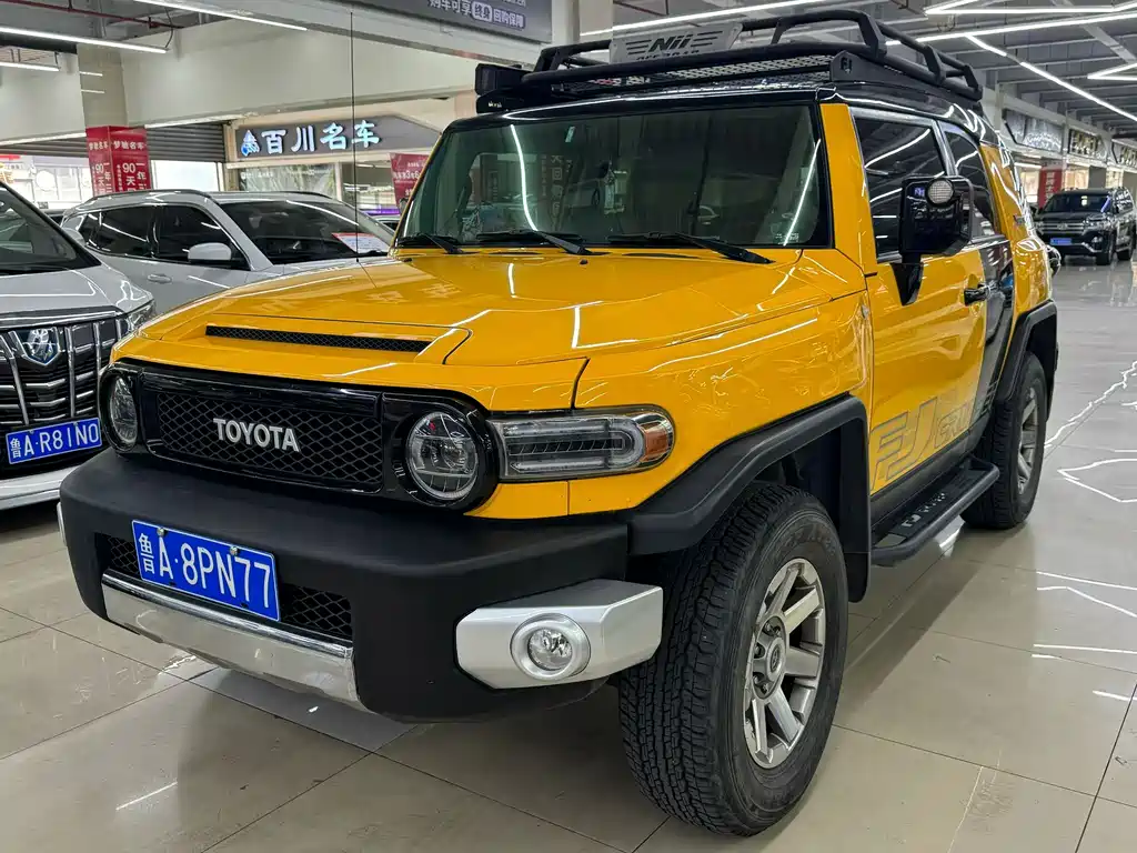 Toyota FJ Cruiser — фото 3