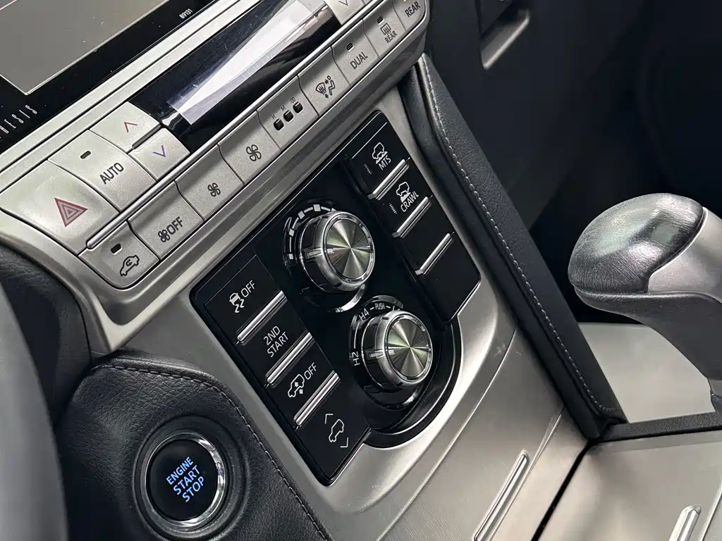Toyota Prado — фото 14
