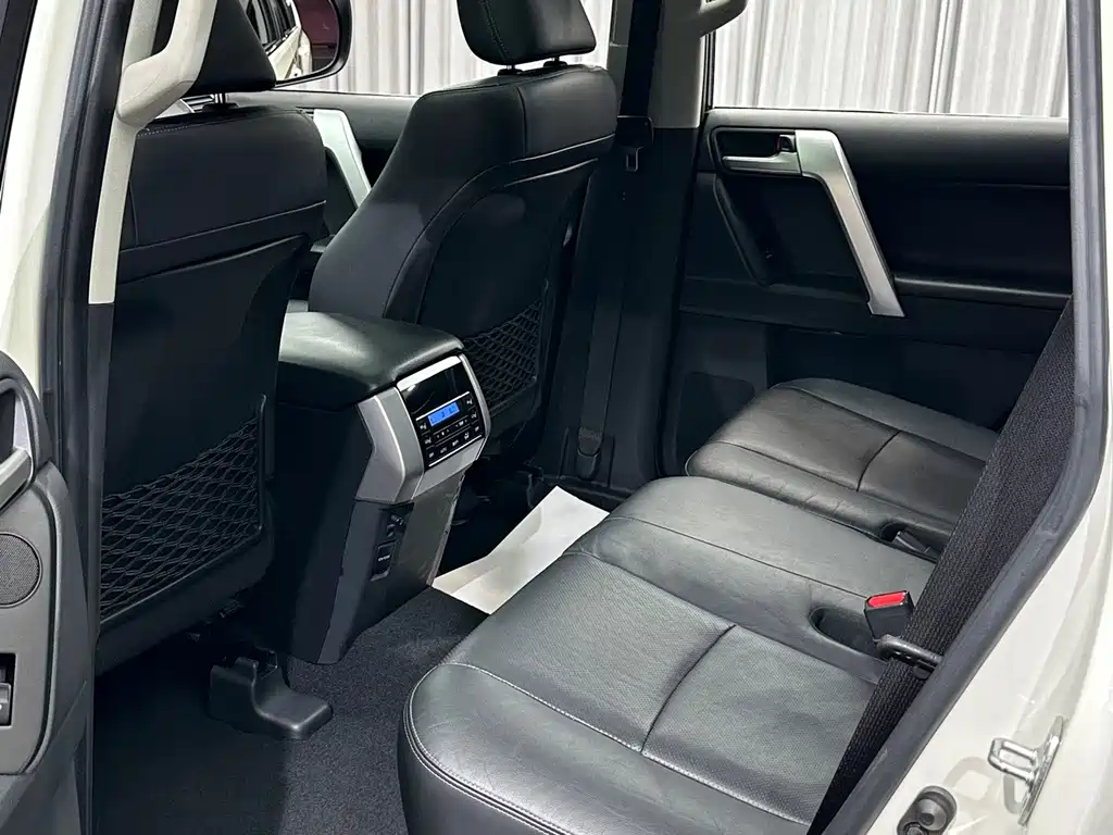 Toyota Prado — фото 17