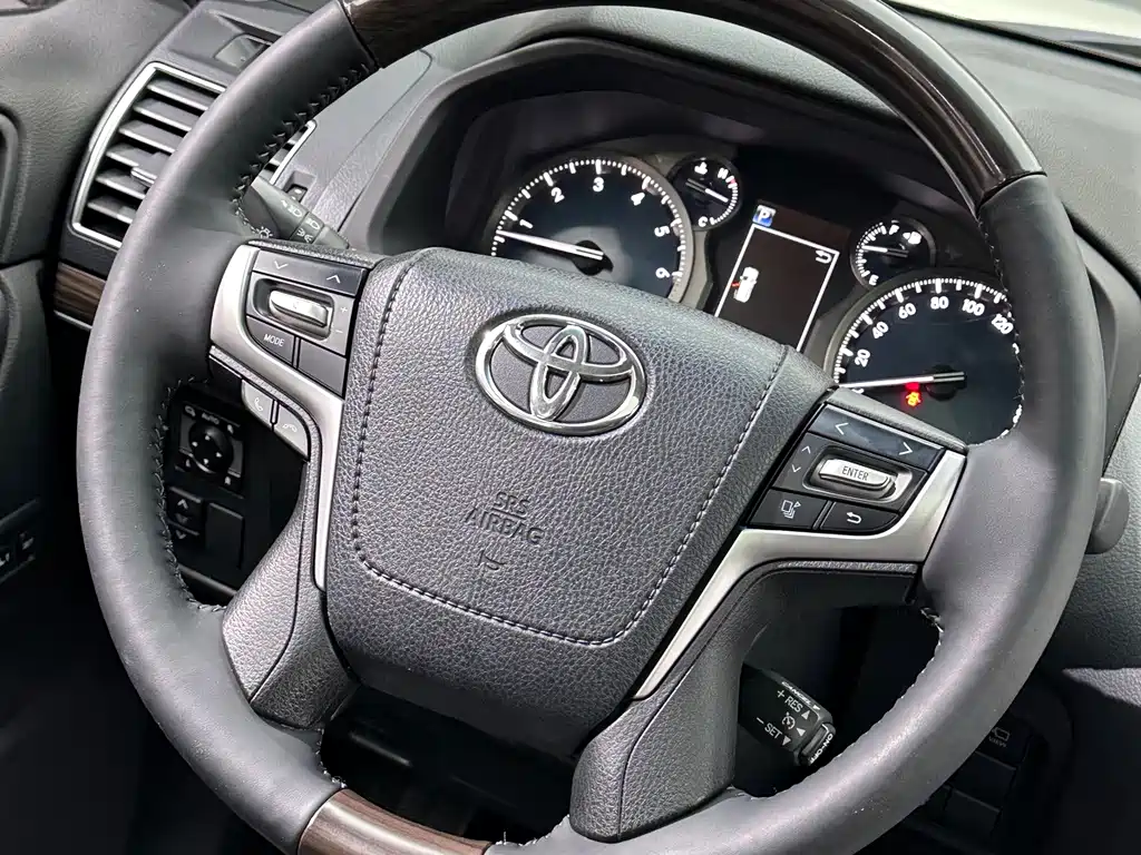 Toyota Prado — фото 21