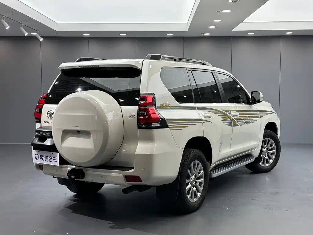 Toyota Prado — фото 4
