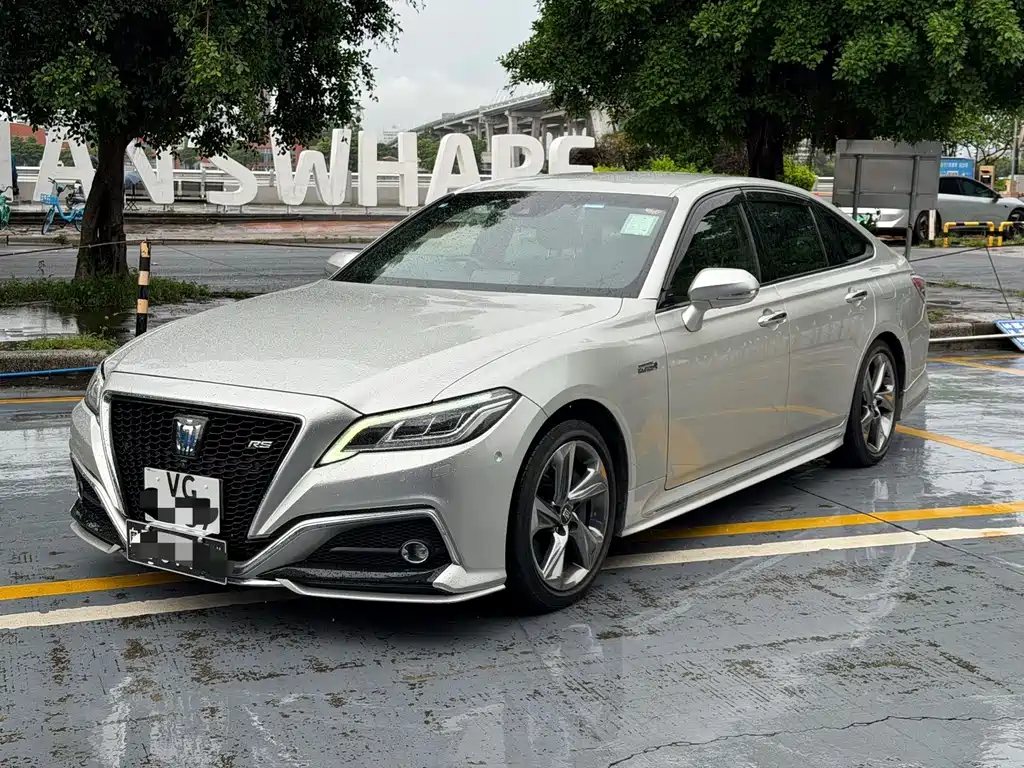 Toyota Crown (Import) — фото 4