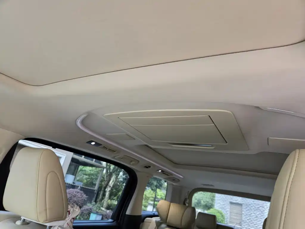 Toyota Alphard — фото 3