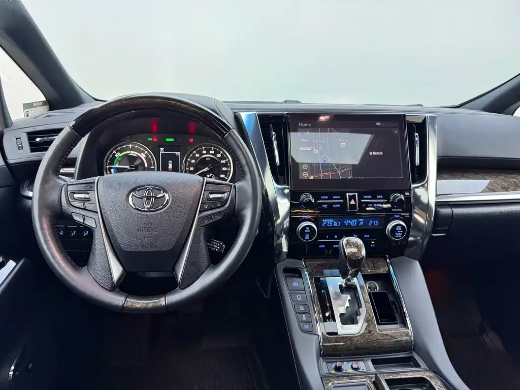 Toyota Vellfire — фото 11