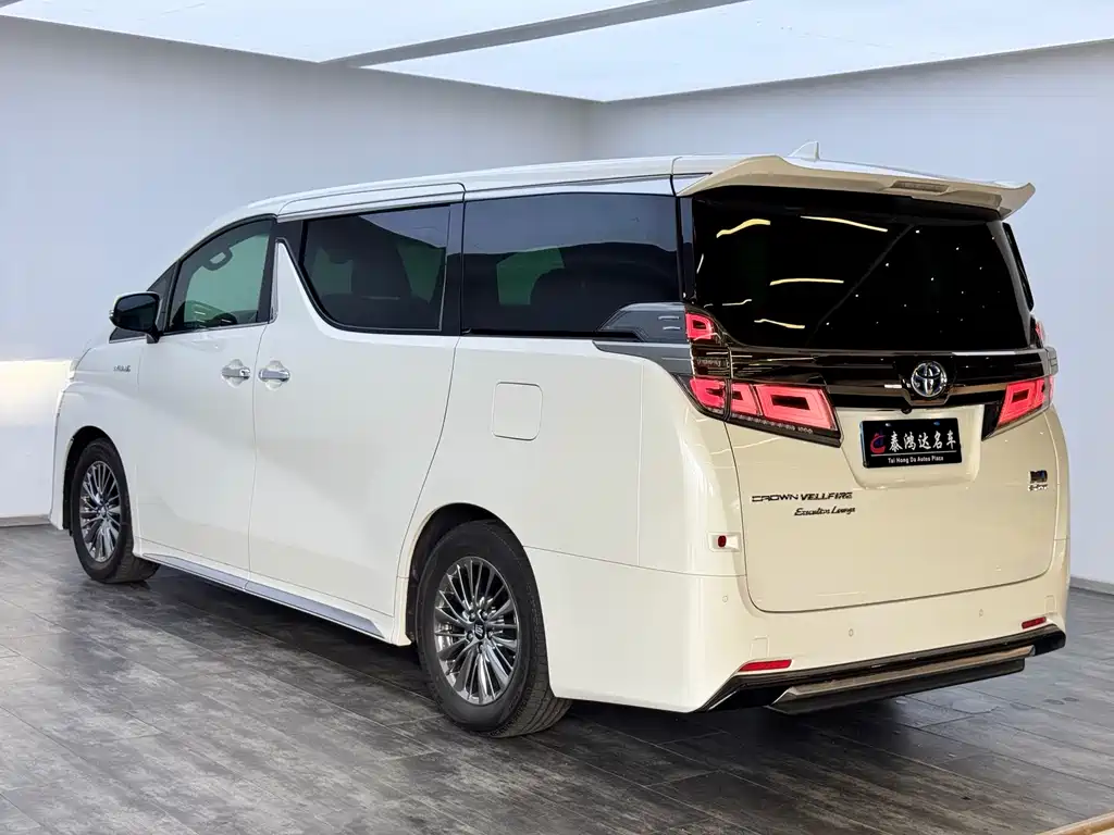 Toyota Vellfire — фото 5