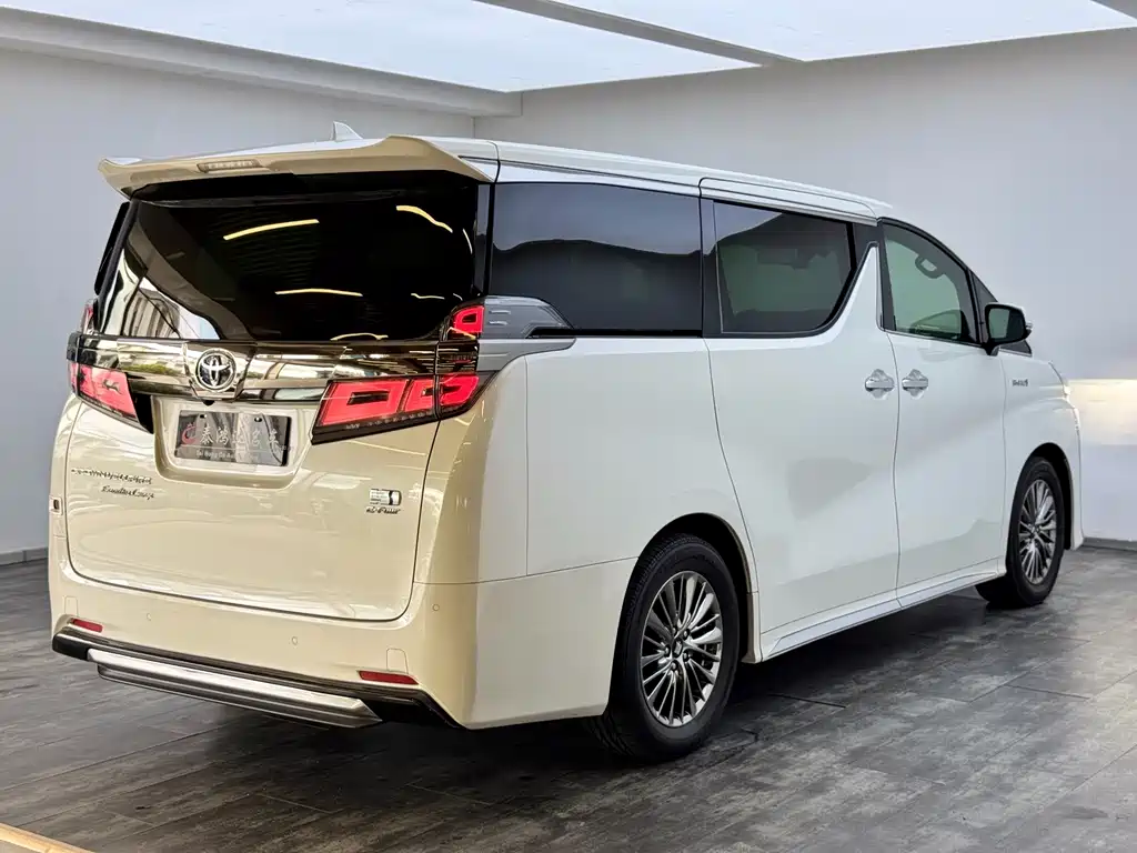Toyota Vellfire — фото 7