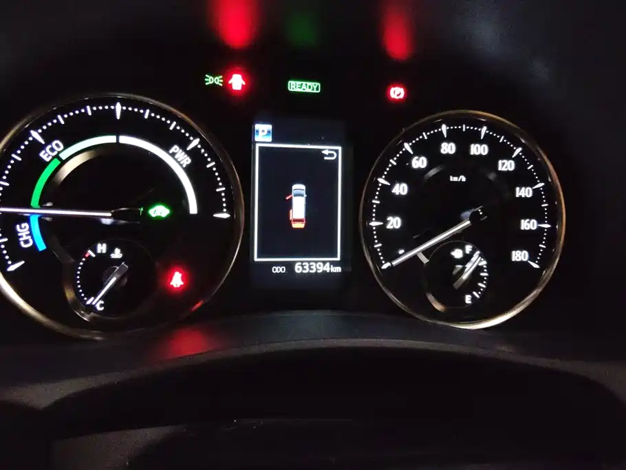 Toyota Alphard — фото 14