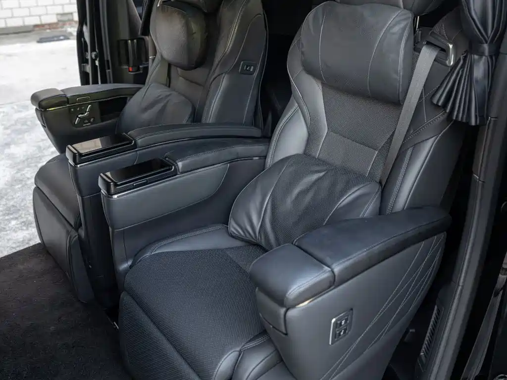 Toyota Alphard — фото 17