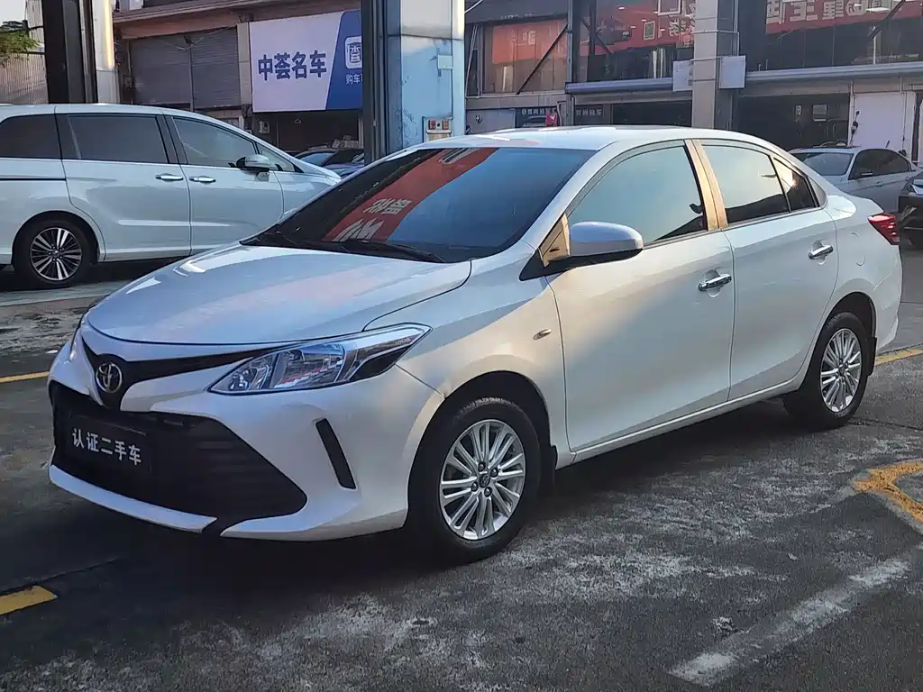 Toyota Vios — фото 3