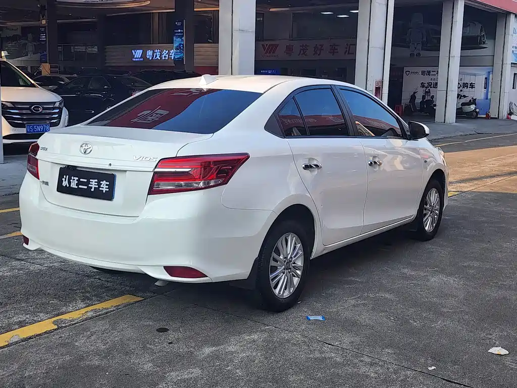 Toyota Vios — фото 10