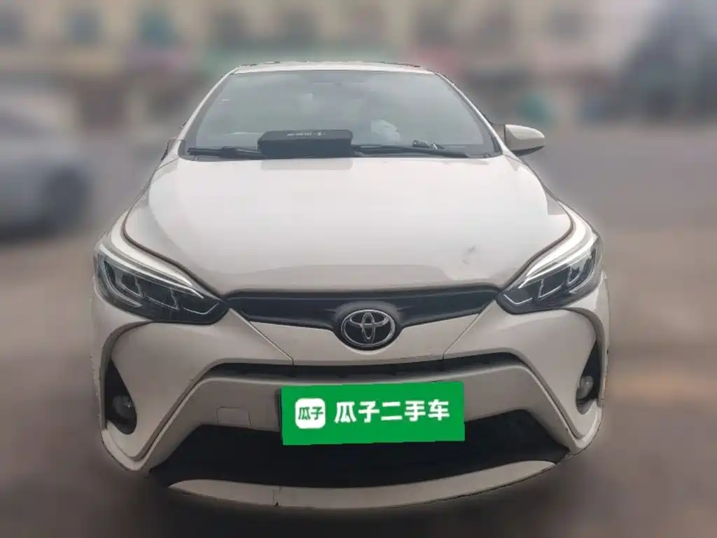 Toyota Yaris L — фото 23