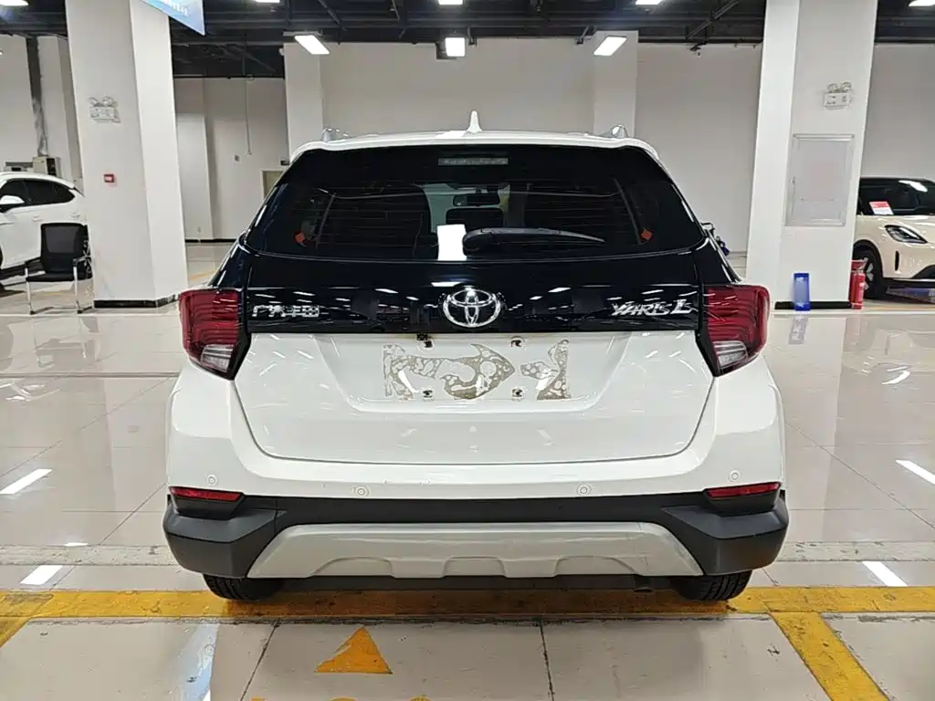Toyota Yaris L — фото 6