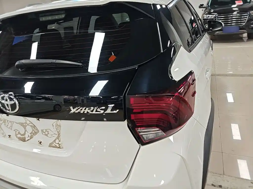 Toyota Yaris L — фото 8