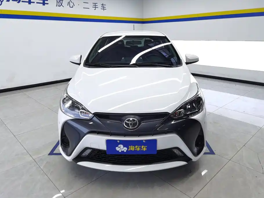 Toyota Yaris L — фото 2