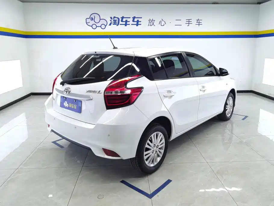 Toyota Yaris L — фото 3