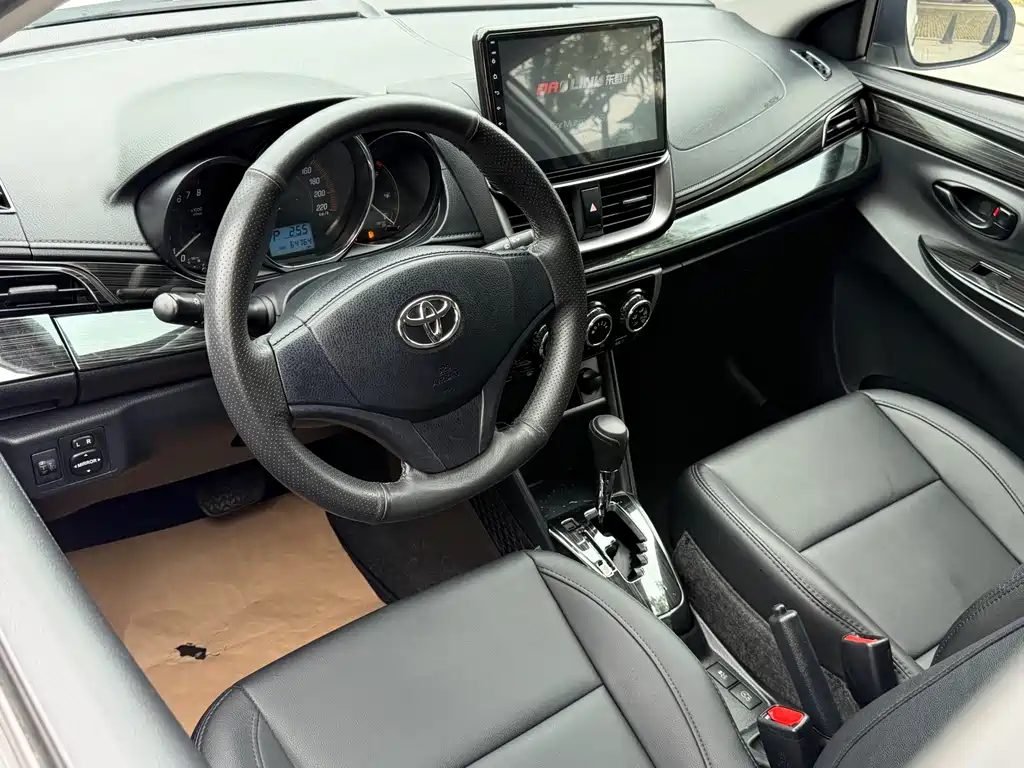 Toyota Yaris L — фото 6