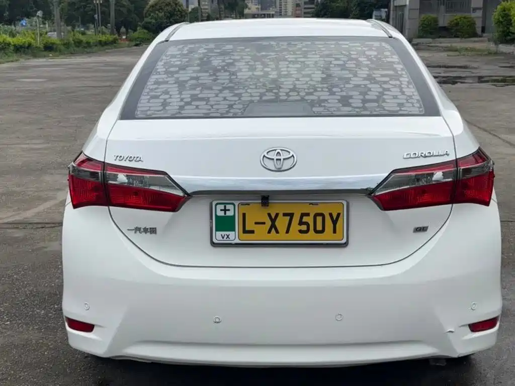 Toyota Corolla — фото 9