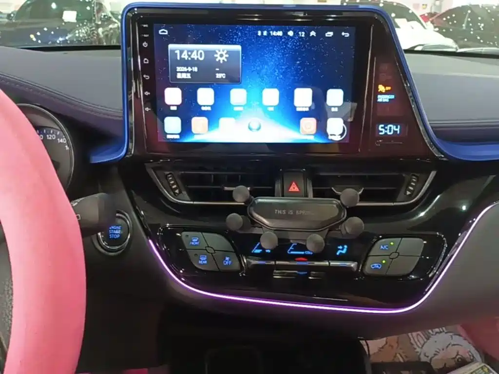 Toyota C-HR — фото 13