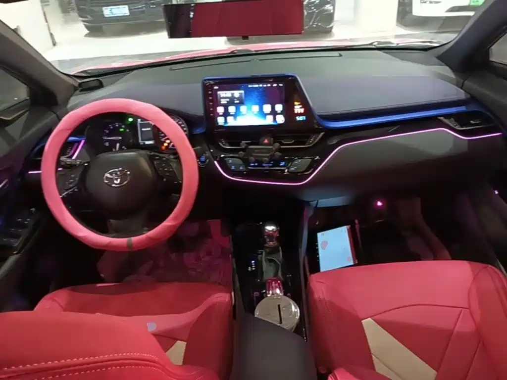 Toyota C-HR — фото 10