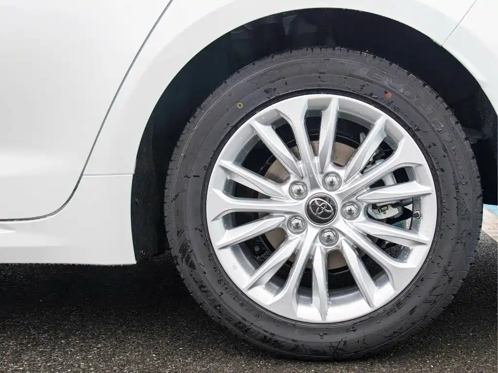 Toyota Allion — фото 10
