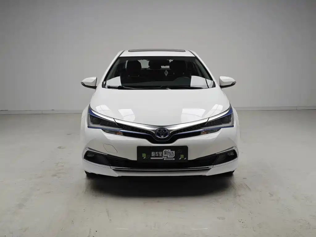 Toyota Corolla Hybrid — фото 2