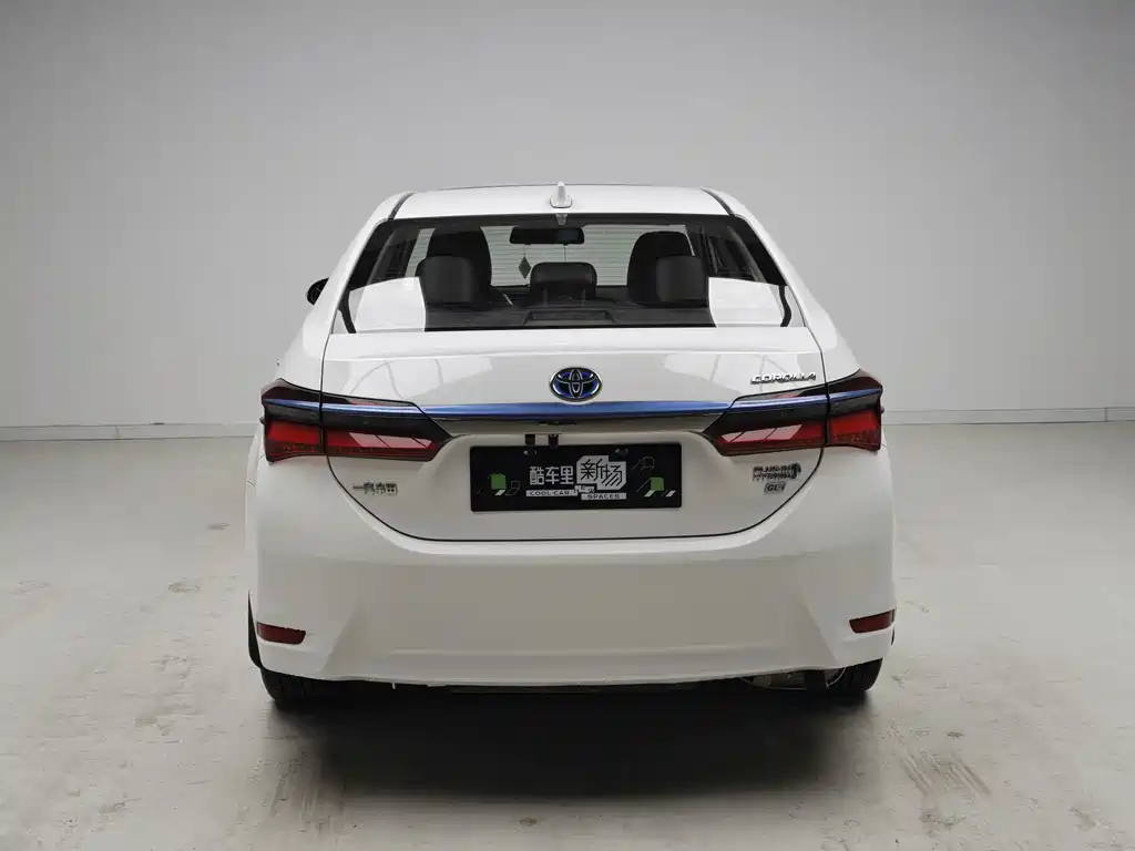 Toyota Corolla Hybrid — фото 5