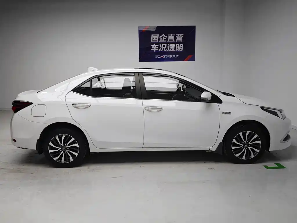 Toyota Corolla Hybrid — фото 7