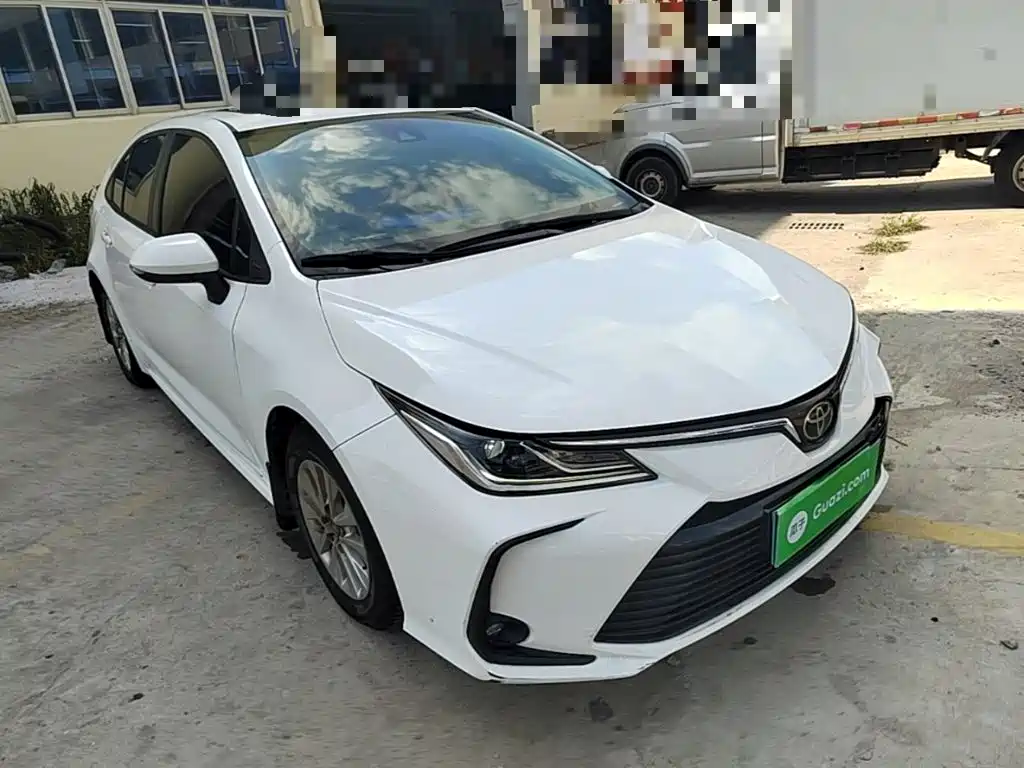 Toyota Corolla — фото 4