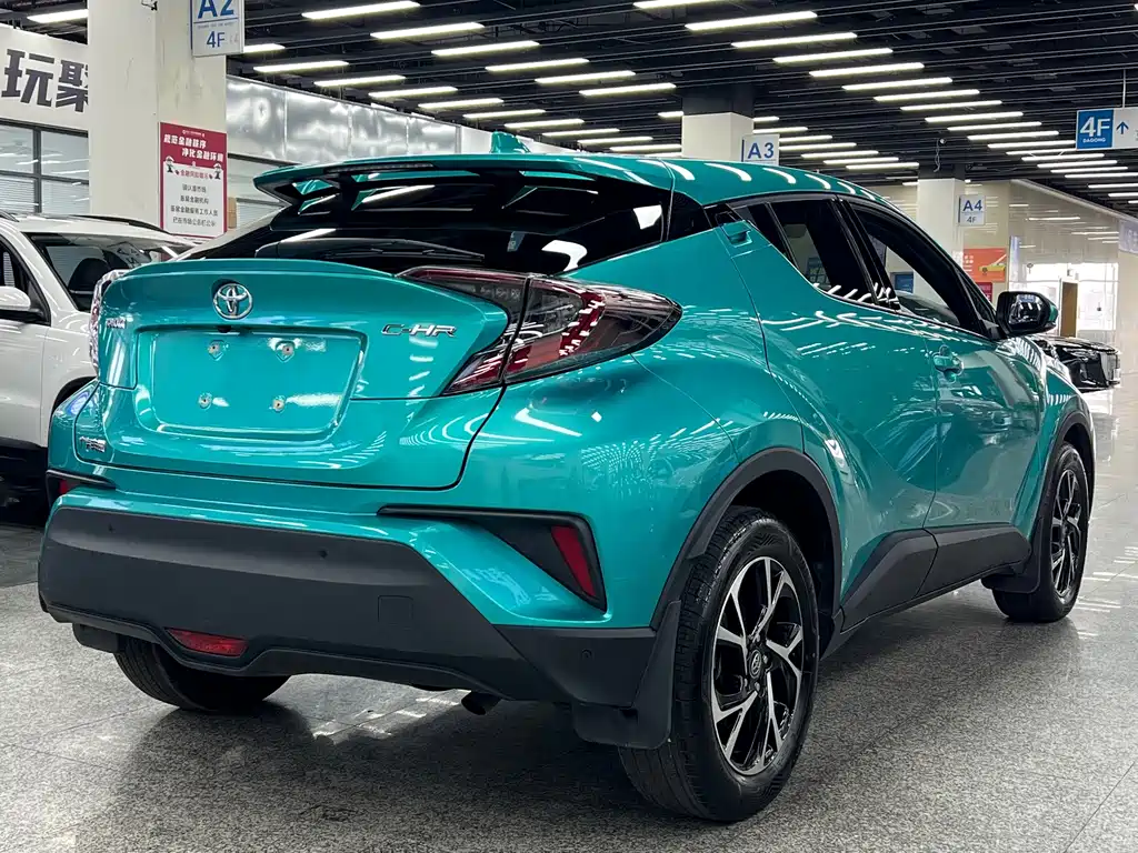 Toyota C-HR — фото 11