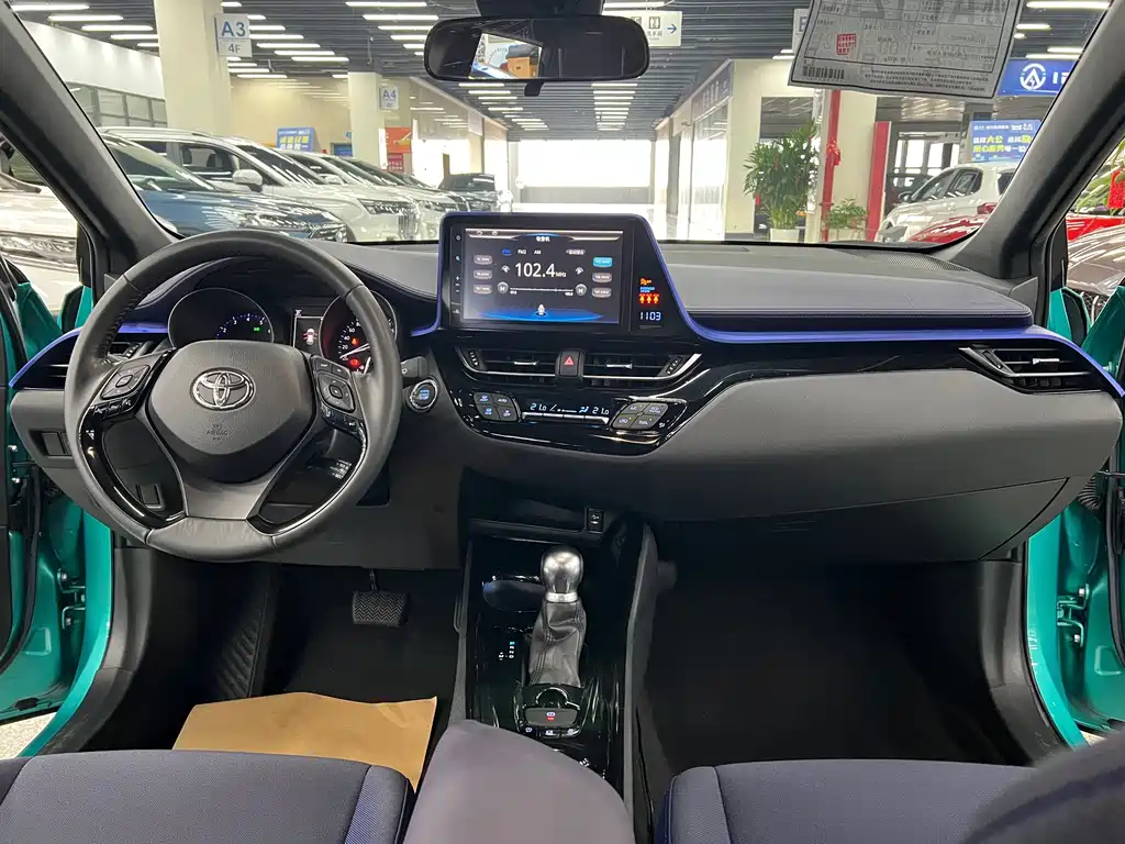 Toyota C-HR — фото 17
