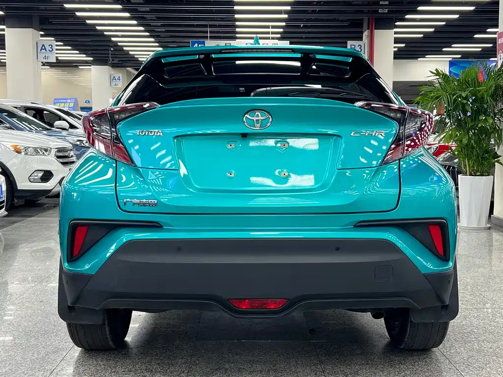 Toyota C-HR — фото 22
