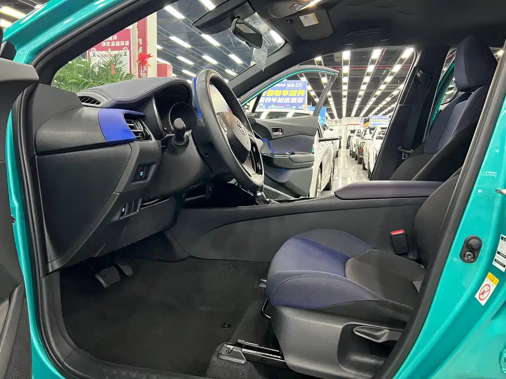 Toyota C-HR — фото 4