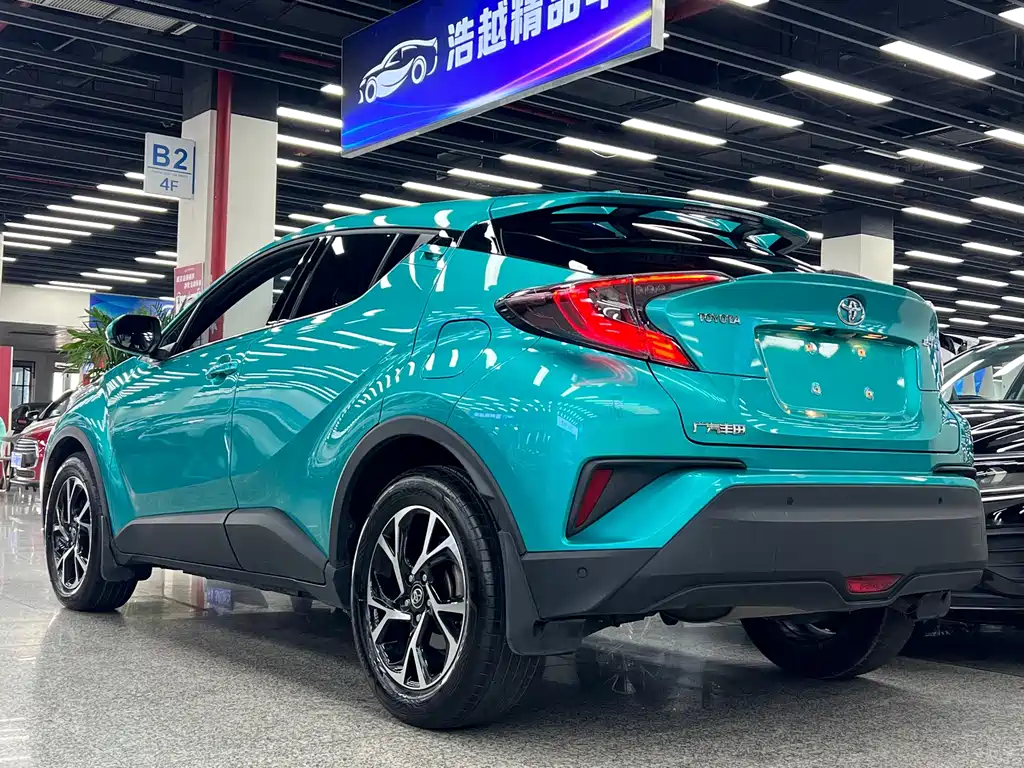 Toyota C-HR — фото 9