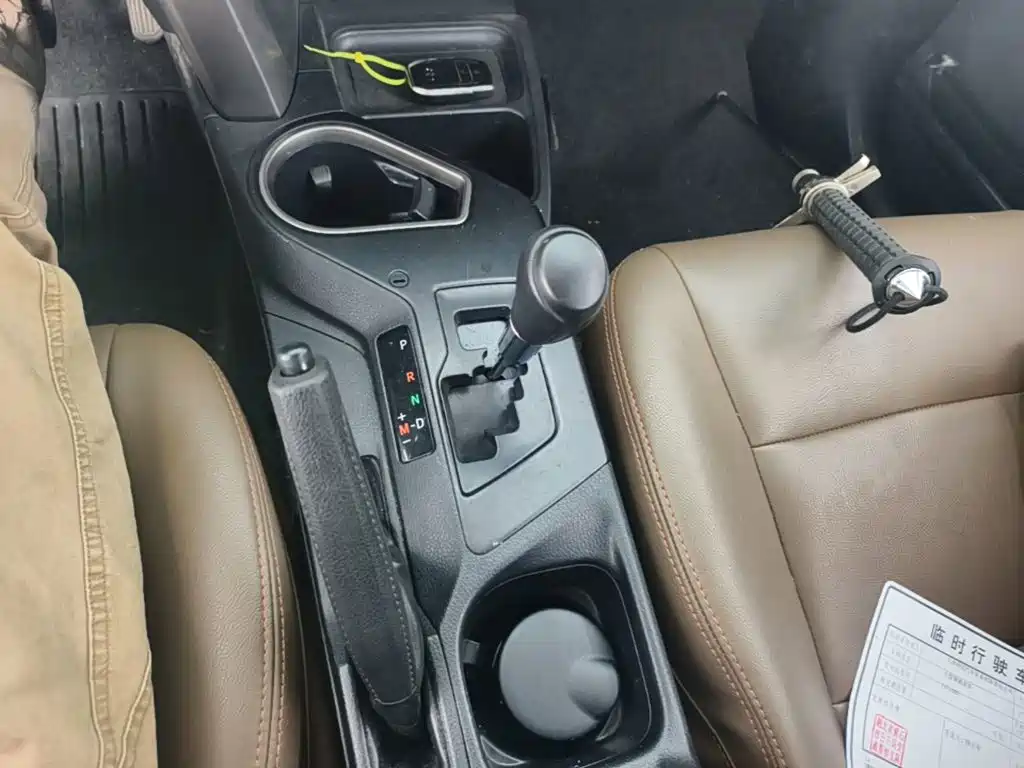Toyota RAV4 — фото 14