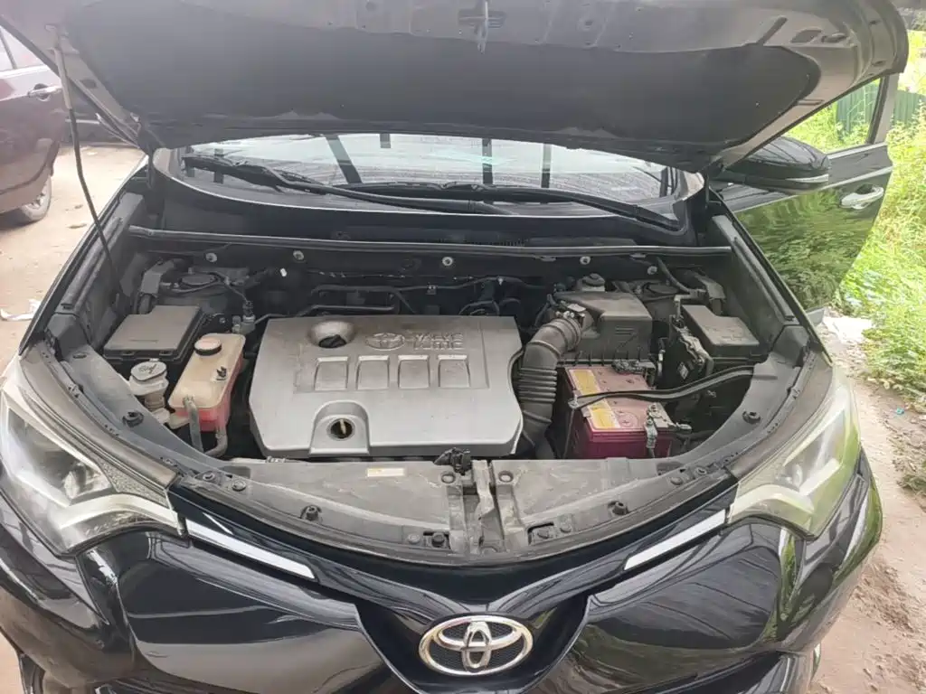 Toyota RAV4 — фото 20