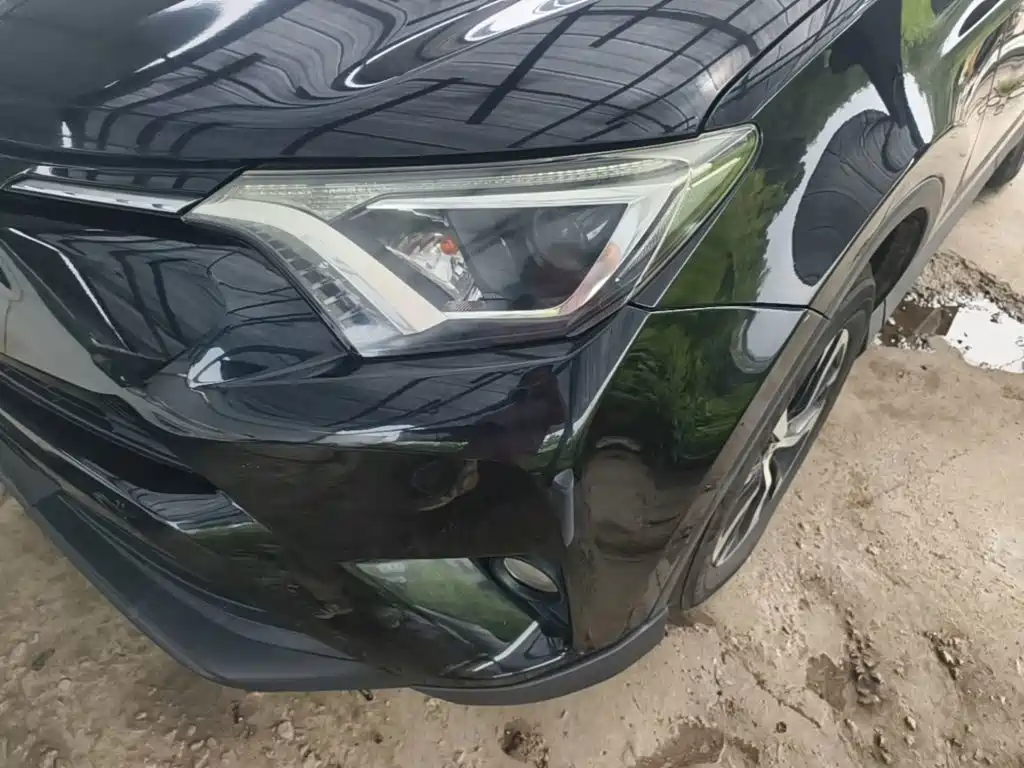 Toyota RAV4 — фото 24