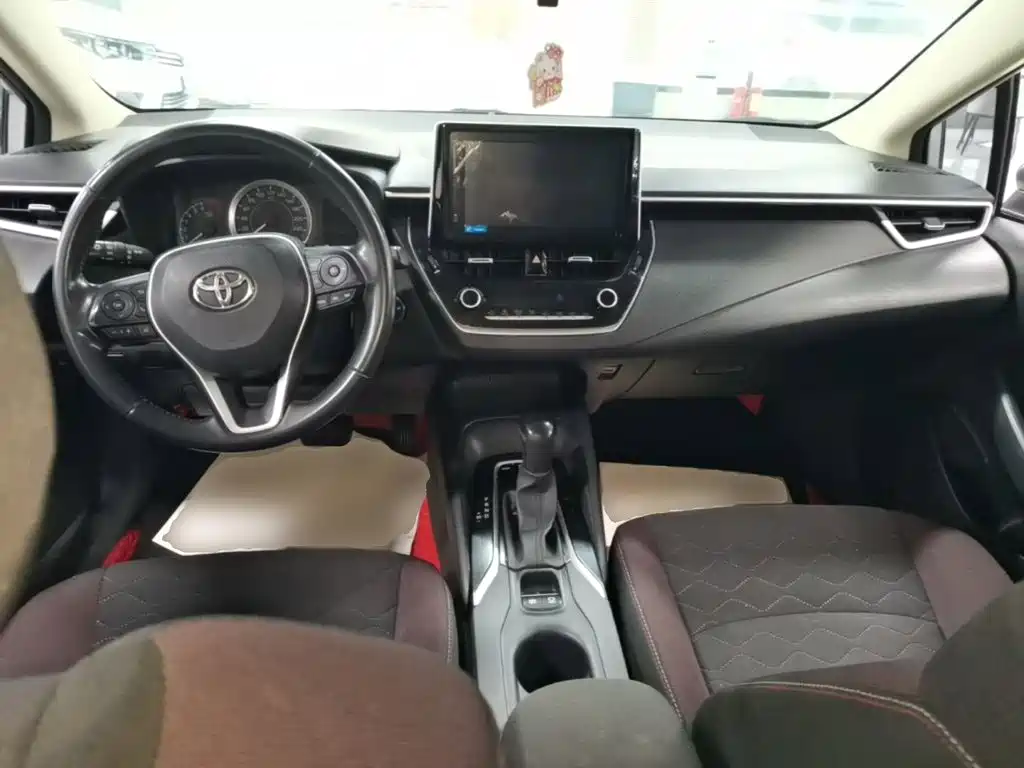 Toyota Corolla — фото 10